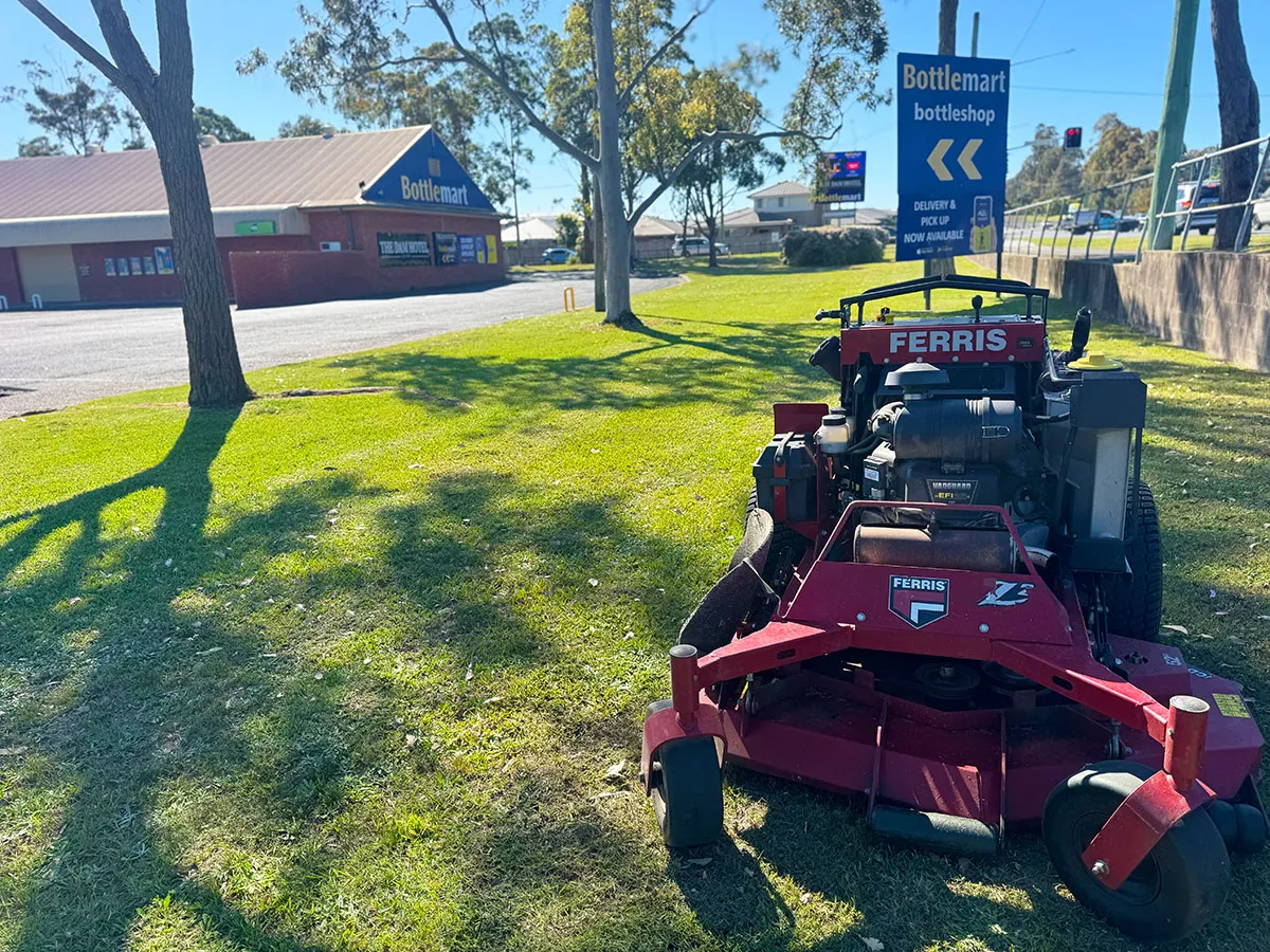 lawn mowing commercial